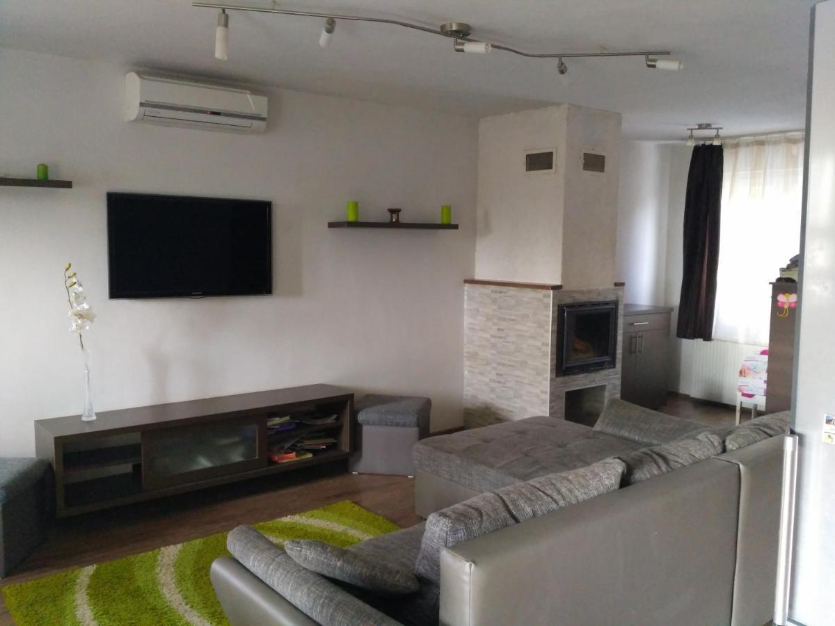 Family Holiday Apartman Nyíregyháza Exteriör bild
