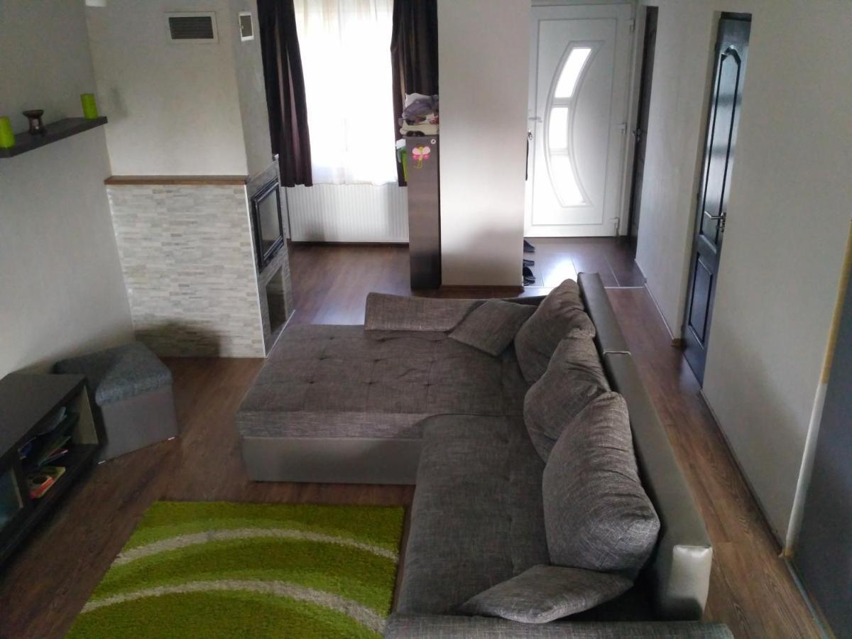 Family Holiday Apartman Nyíregyháza Exteriör bild